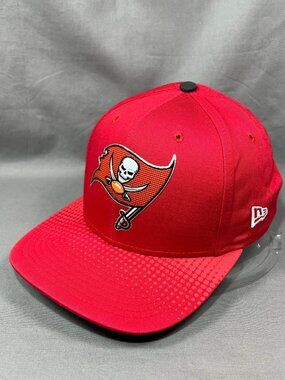 Tampa Bay Buccaneers New Era 9Fifty Hat Metal Badge Bucs Flag Red Snapback Cap